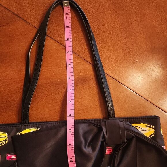 Brighton Art Chic Carryall Take A “Beau” Holiday Tote Bag, Black & Red Bows - Picture 5 of 8